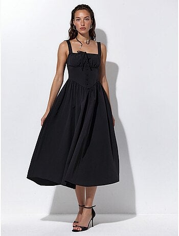 Vestido midi con cuello cuadrado y detalle de botones busem