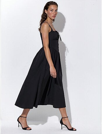 Vestido midi con cuello cuadrado y detalle de botones busem