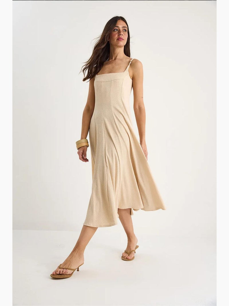 Vestido midi con cuello cuadrado y godet de tirantes finos lucci Beige arcilla - Kiabi