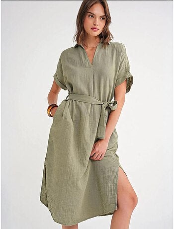 Vestido midi con cuello en v y detalles de accesorios mixray