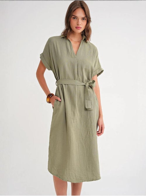 Vestido midi con cuello en v y detalles de accesorios mixray - Kiabi
