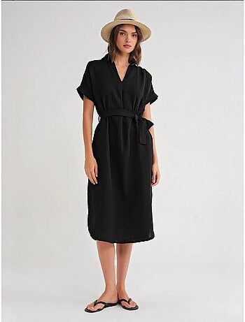 Vestido midi con cuello en v y detalles de accesorios mixray