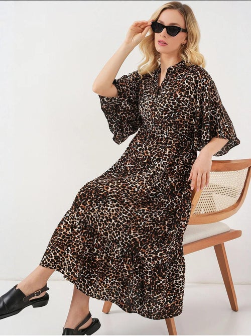 Vestido midi con cuello en v y mangas tres cuartos estampado bdart - Kiabi Vestido midi con cuello en v y mangas tres cuartos estampado bdart - Kiabi