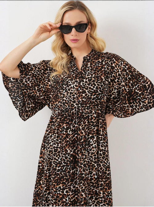 Vestido midi con cuello en v y mangas tres cuartos estampado bdart - Kiabi Vestido midi con cuello en v y mangas tres cuartos estampado bdart - Kiabi