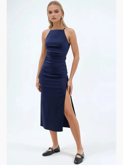 Vestido midi con cuello halter y abertura hiccup - Kiabi
