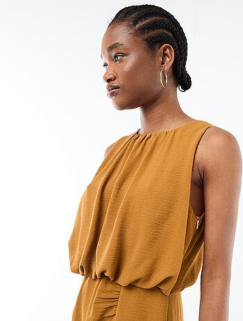 Vestido midi con efecto drapeado sin mangas