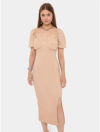 Vestido midi con escote corazón, mangas abullonadas y abertura lateral