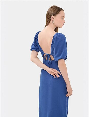 Vestido midi con escote corazón y abertura lateral hiccup
