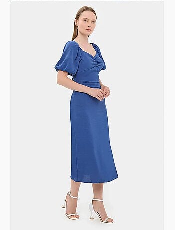 Vestido midi con escote corazón y abertura lateral hiccup