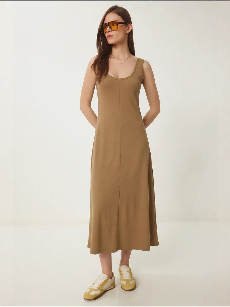 Vestido midi con escote en u istanbul Camel - Kiabi