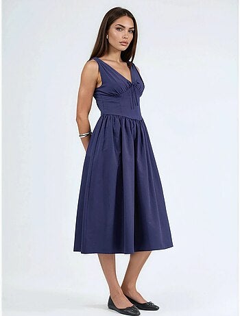 Vestido midi con escote en v y detalle de lazo de busem