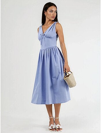 Vestido midi con escote en v y detalle de lazo de busem