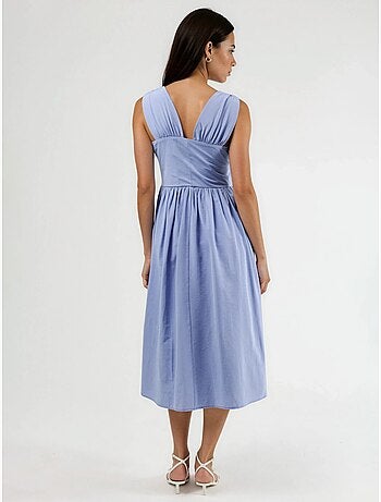 Vestido midi con escote en v y detalle de lazo de busem