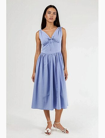 Vestido midi con escote en v y detalle de lazo de busem