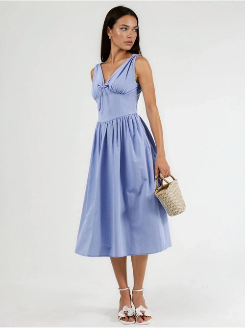 Vestido midi con escote en v y detalle de lazo de busem - Kiabi Vestido midi con escote en v y detalle de lazo de busem - Kiabi