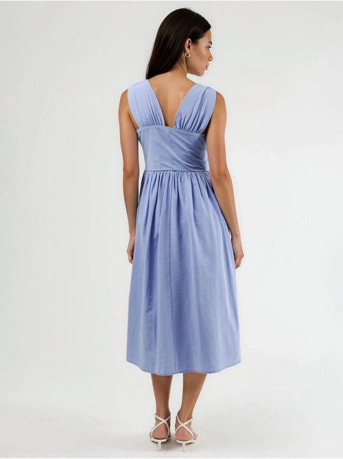 Vestido midi con escote en v y detalle de lazo de busem - Kiabi Vestido midi con escote en v y detalle de lazo de busem - Kiabi