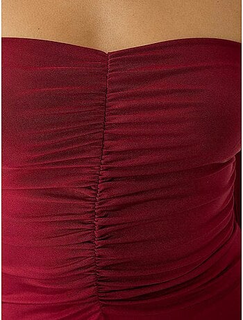 Vestido midi con hombros descubiertos
