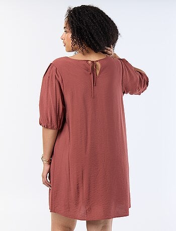 Vestido midi con mangas abullonadas