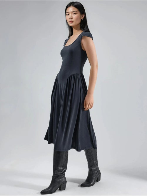 Vestido midi con paneles y cuello en u liso de busem - Kiabi
