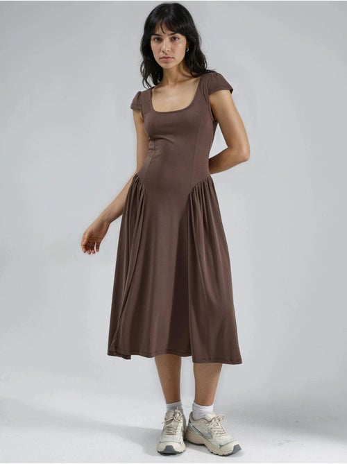 Vestido midi con paneles y cuello en u liso de busem - Kiabi