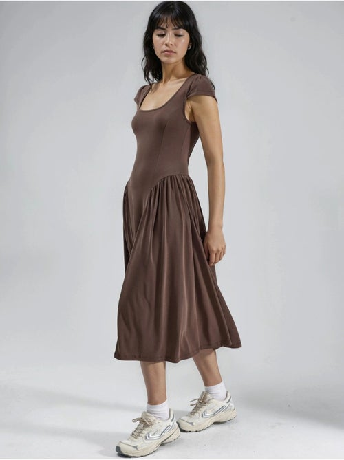 Vestido midi con paneles y cuello en u liso de busem - Kiabi
