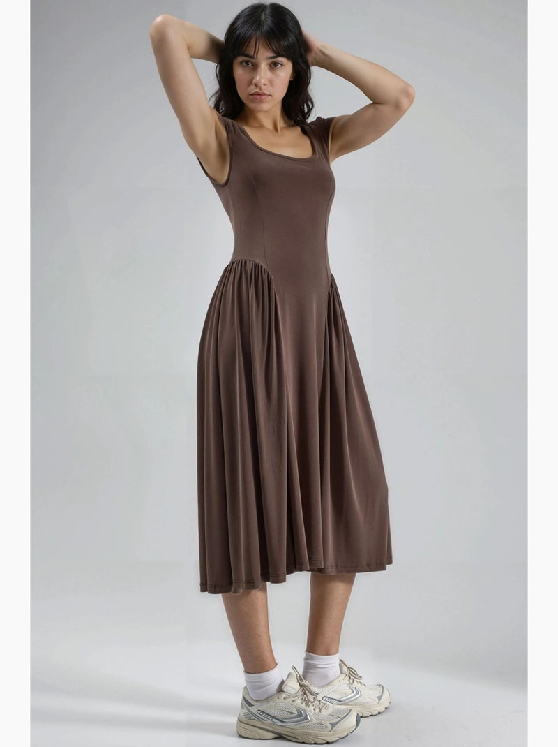 Vestido midi con paneles y cuello en u liso de busem Marrón claro - Kiabi