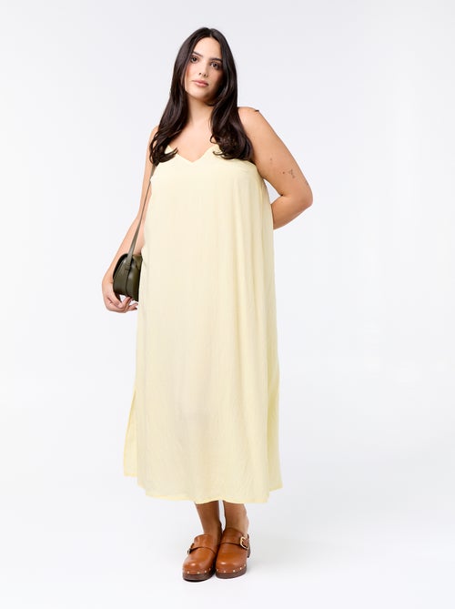 Vestido midi con tirantes ajustables - Kiabi Vestido midi con tirantes ajustables - Kiabi
