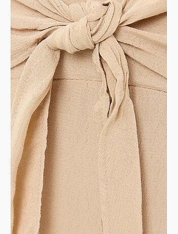 Vestido midi con tirantes finos y lazo en la parte delantera hiccup