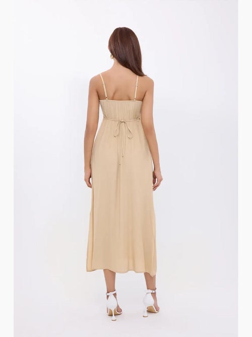 Vestido midi con tirantes finos y lazo en la parte delantera hiccup - Kiabi Vestido midi con tirantes finos y lazo en la parte delantera hiccup - Kiabi