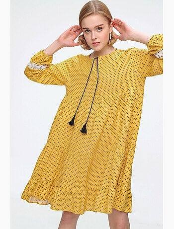 Vestido midi con volantes