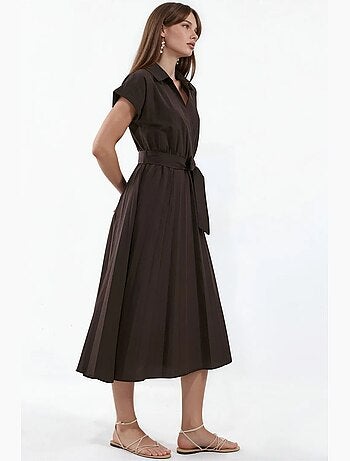 Vestido midi cruzado con cinturón busem