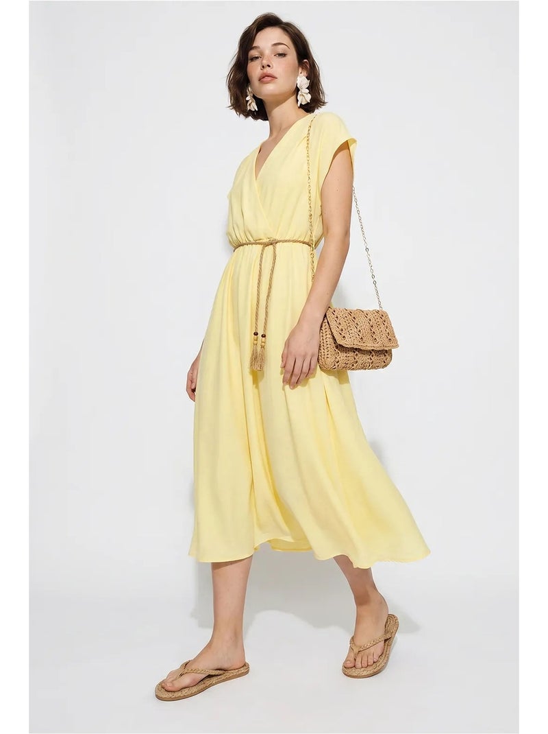 Vestido midi cruzado con cinturón lucci Amarillo limón - Kiabi