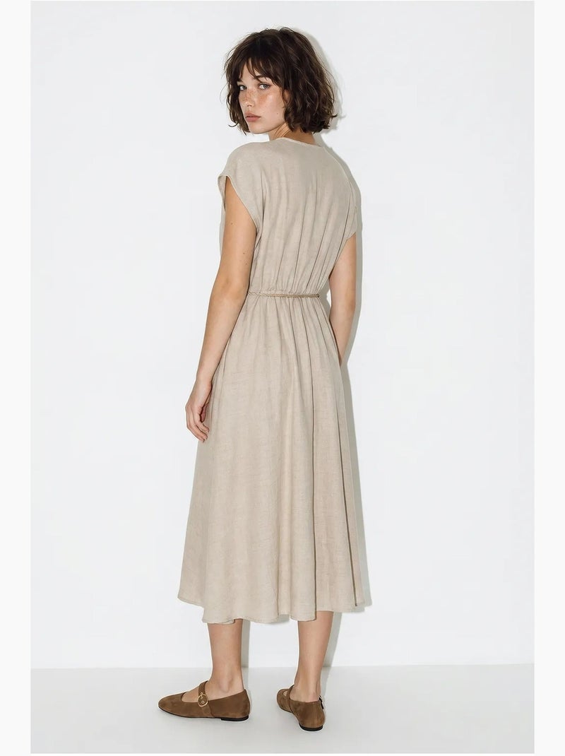 Vestido midi cruzado con cinturón lucci Beige arcilla - Kiabi