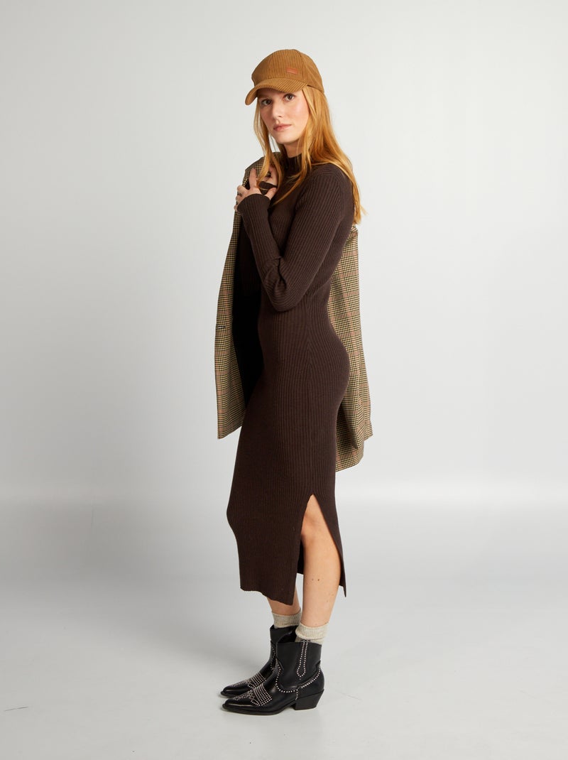 Vestido midi de canalé con cuello alto MARRON - Kiabi