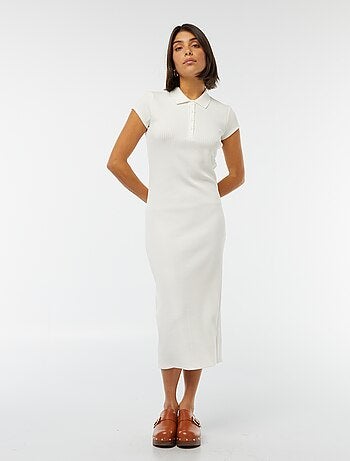 Vestido midi de canalé con cuello de polo