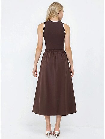 Vestido midi de canalé sin mangas con cuello redondo de busem