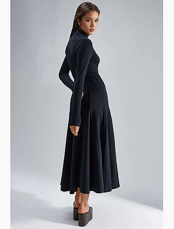 Vestido midi de corte a con cuello barco y manga larga busem