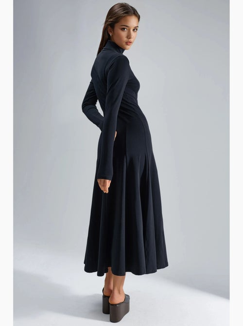 Vestido midi de corte a con cuello barco y manga larga busem - Kiabi Vestido midi de corte a con cuello barco y manga larga busem - Kiabi