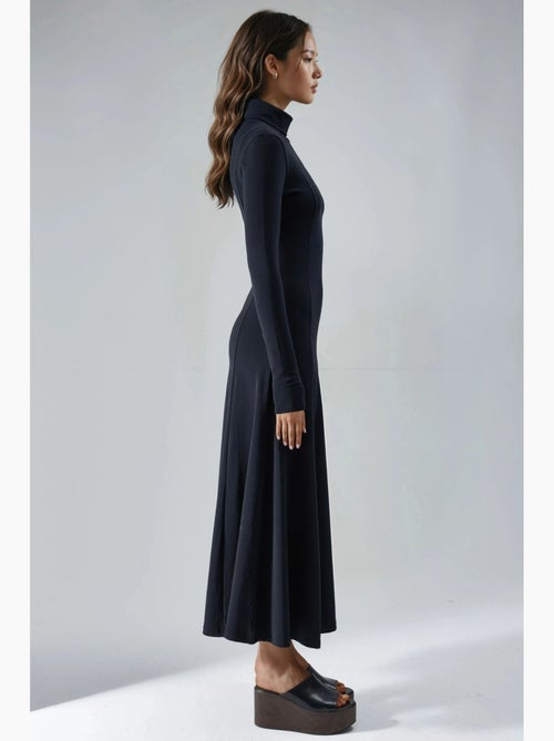 Vestido midi de corte a con cuello barco y manga larga busem - Kiabi Vestido midi de corte a con cuello barco y manga larga busem - Kiabi