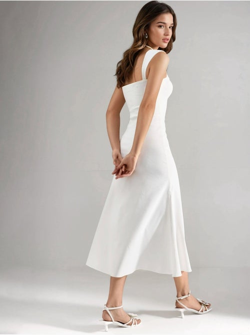 Vestido midi de corte a con cuello de corazón hiccup - Kiabi Vestido midi de corte a con cuello de corazón hiccup - Kiabi
