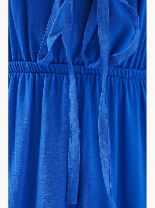 Vestido midi de corte a con escote en v y detalle de ribete bdart - Kiabi Vestido midi de corte a con escote en v y detalle de ribete bdart - Kiabi