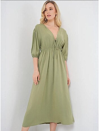 Vestido midi de corte a con escote en v y detalle de ribete bdart