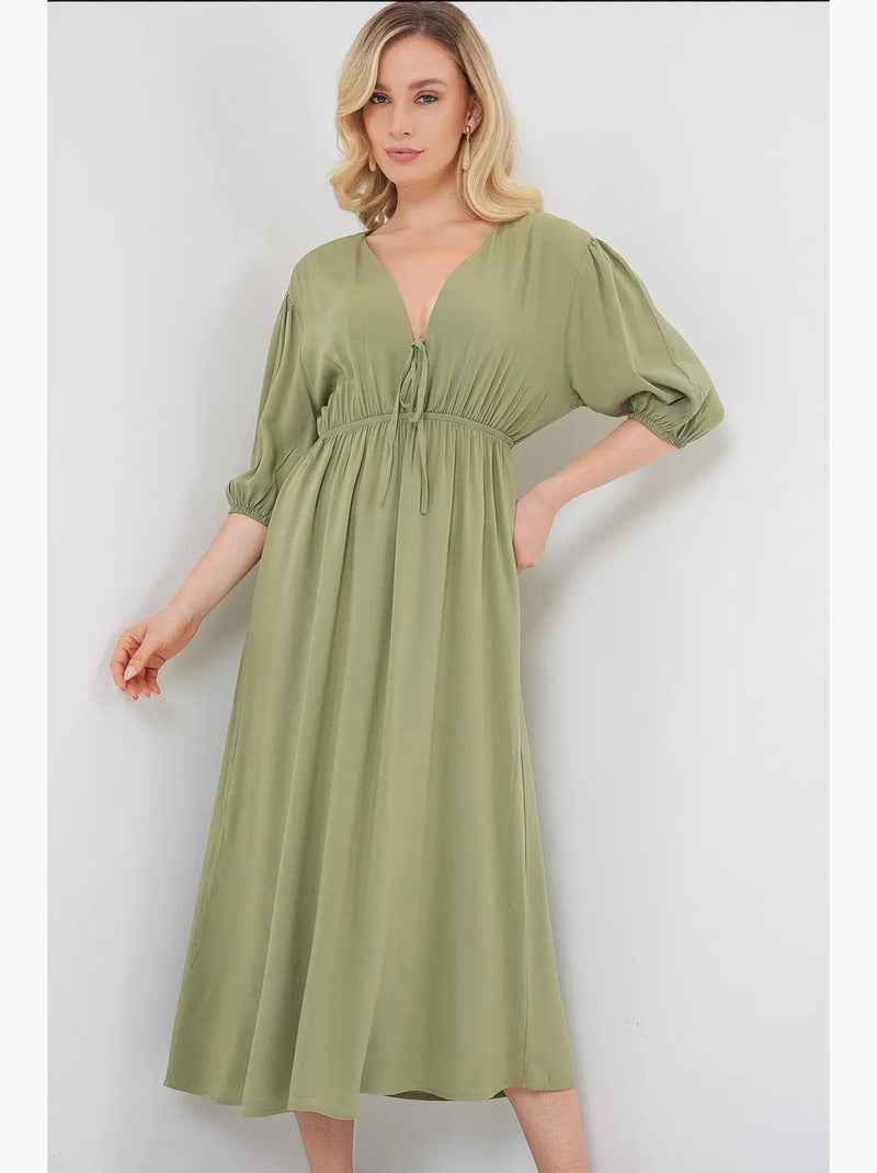 Vestido midi de corte a con escote en v y detalle de ribete bdart Verde oscuro - Kiabi