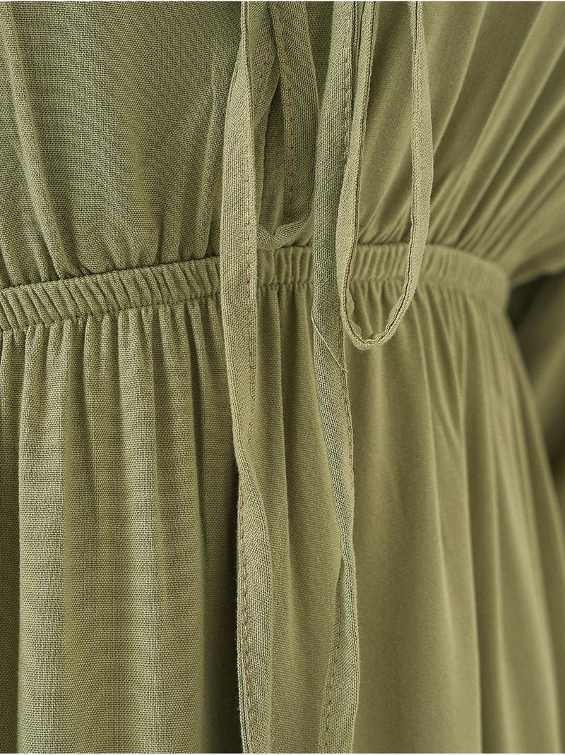 Vestido midi de corte a con escote en v y detalle de ribete bdart Verde oscuro - Kiabi
