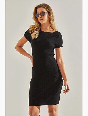 Vestido midi de corte ajustado con cuello redondo y elástico lucci