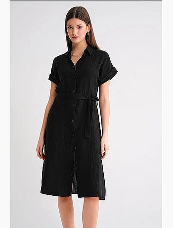 Vestido midi de corte relajado con cuello camisero y cierre de botones mixray