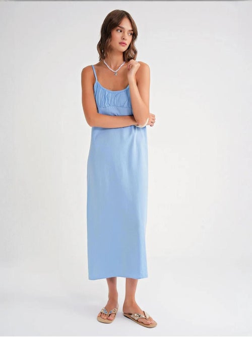 Vestido midi de corte relajado con cuello cuadrado y detalle de volantes de mixray - Kiabi Vestido midi de corte relajado con cuello cuadrado y detalle de volantes de mixray - Kiabi