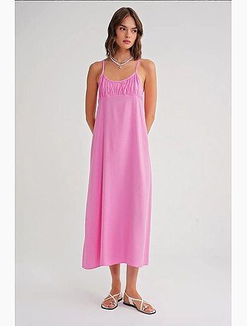 Vestido midi de corte relajado con cuello cuadrado y detalle de volantes de mixray