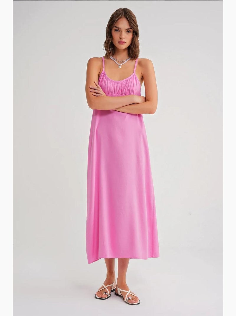 Vestido midi de corte relajado con cuello cuadrado y detalle de volantes de mixray Rosa pálido - Kiabi