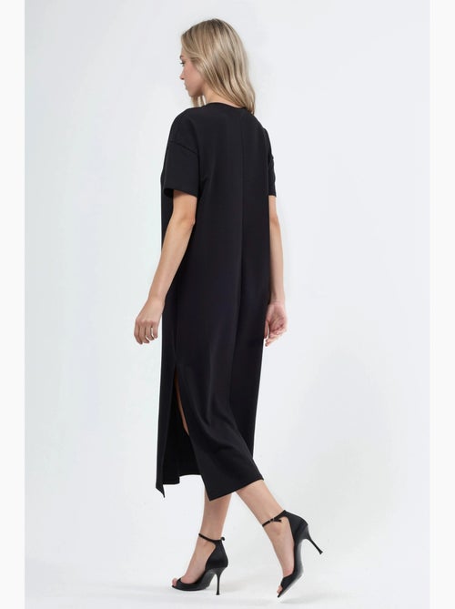 Vestido midi de corte relajado con cuello redondo hiccup - Kiabi Vestido midi de corte relajado con cuello redondo hiccup - Kiabi